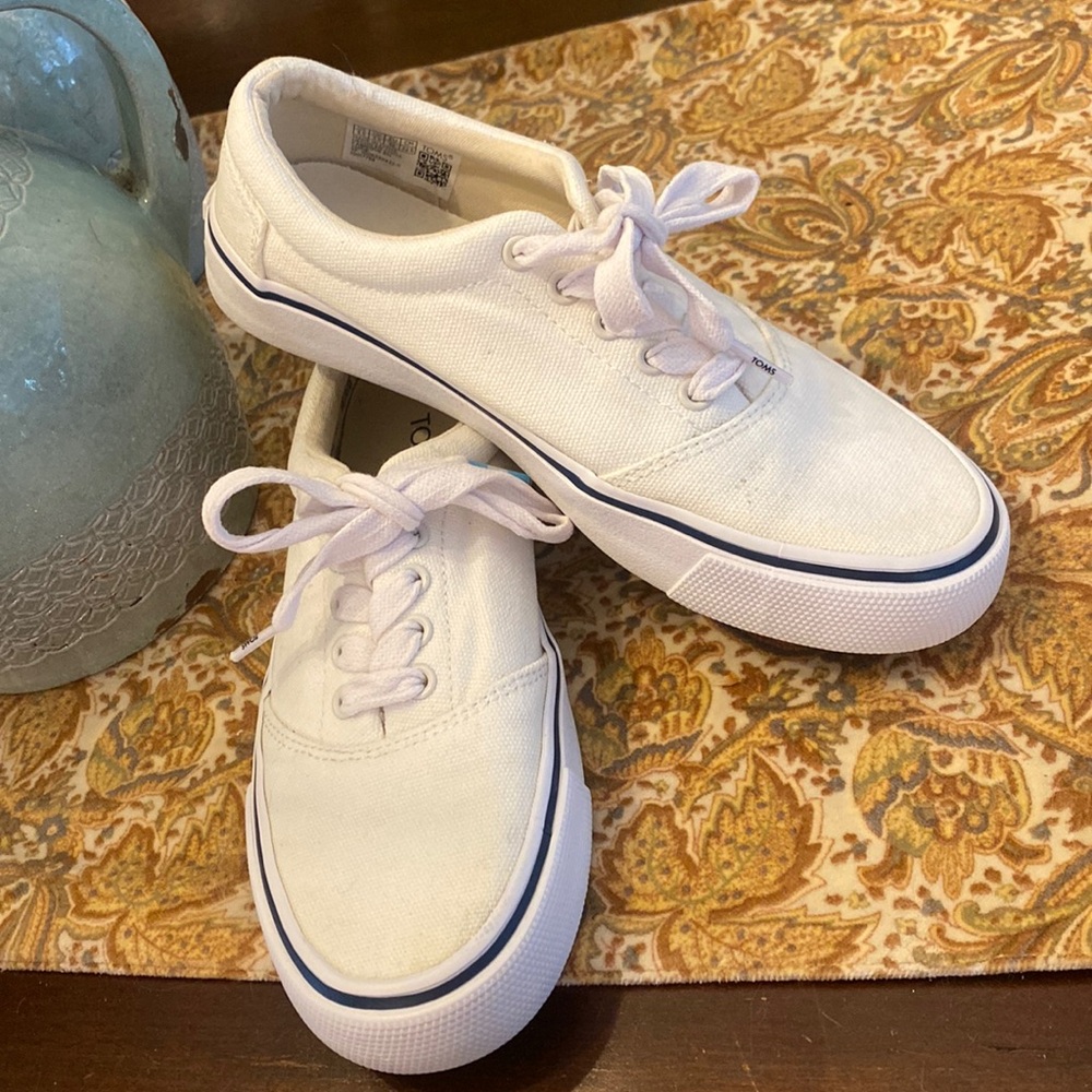 Toms White Canvas Lace-Up Sneakers